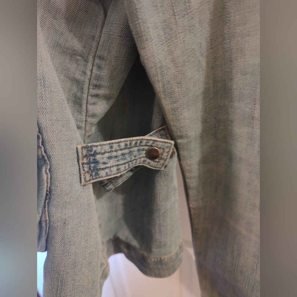 Cropped Denim Trucker Jacket - Washed Denim Blue  - Women's Size XL - XXL - Picture 8 of 12